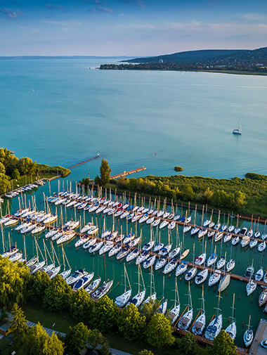 Vitorlazas, balatoni vitorlázás, vitorlázás balaton, balaton vitorlázás, vitorlázás a balatonon, hajózás a balatonon, élmény balaton